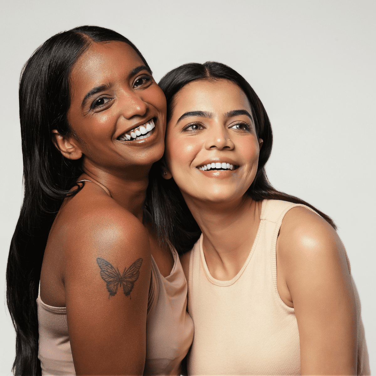 womens showcasing her beauty by using marmelo beauty products